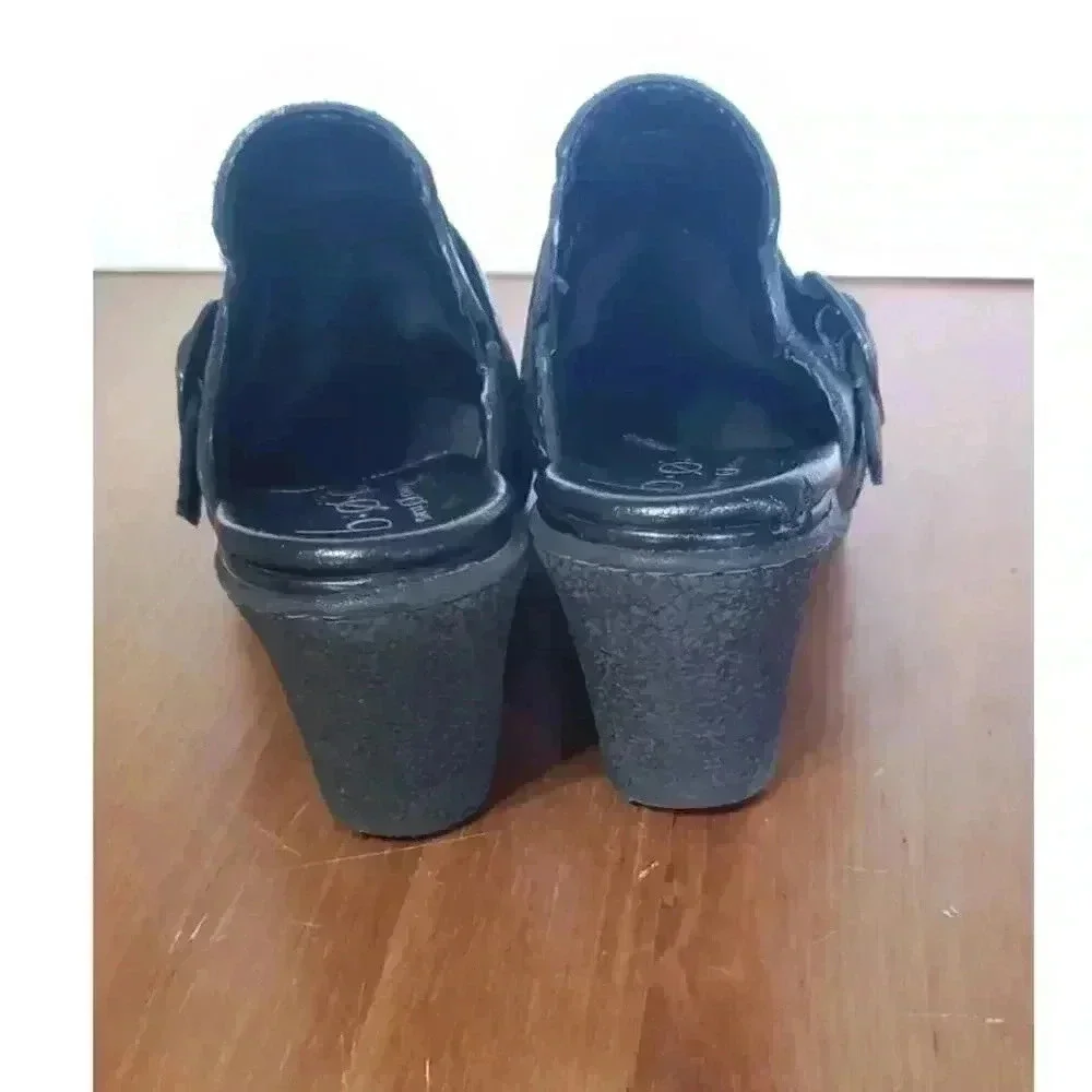 B.O.C. Born Concept leather clogs womens size 8 rubber sole 3in heel‎